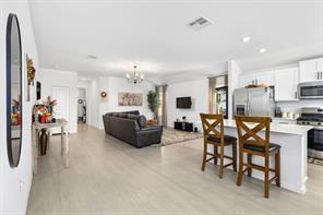 Building Photo - 211 Camargue Dr