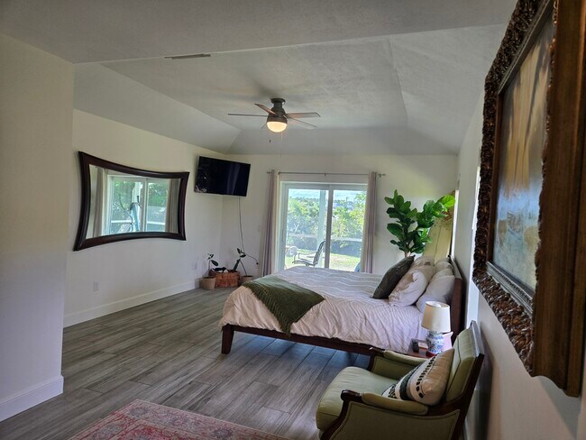 Building Photo - 9300 SE Eagle Ave