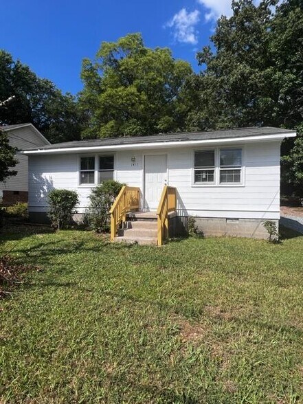 Primary Photo - 1411 Plymouth St