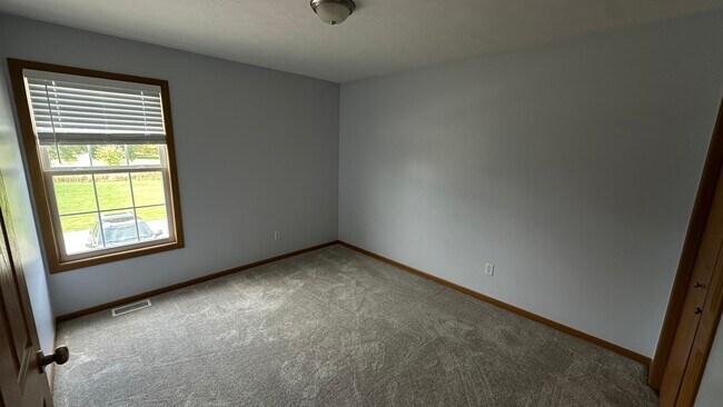Building Photo - 2472/2474 Millview