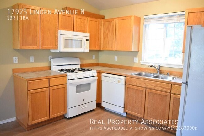 Building Photo - 17925 Linden Ave N