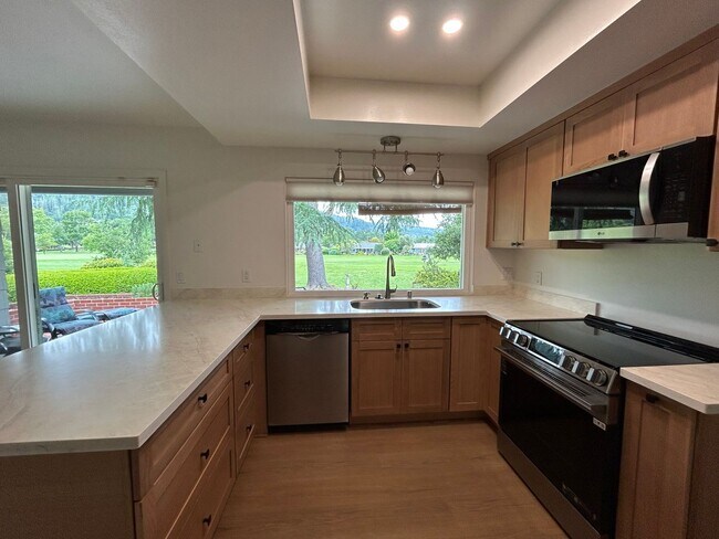 Building Photo - 7588 Oak Leaf Dr