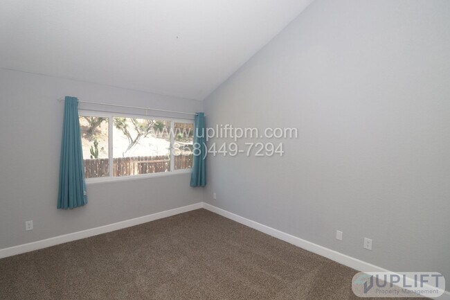 Building Photo - Beautiful Spring Valley home, tri floor 4 ...