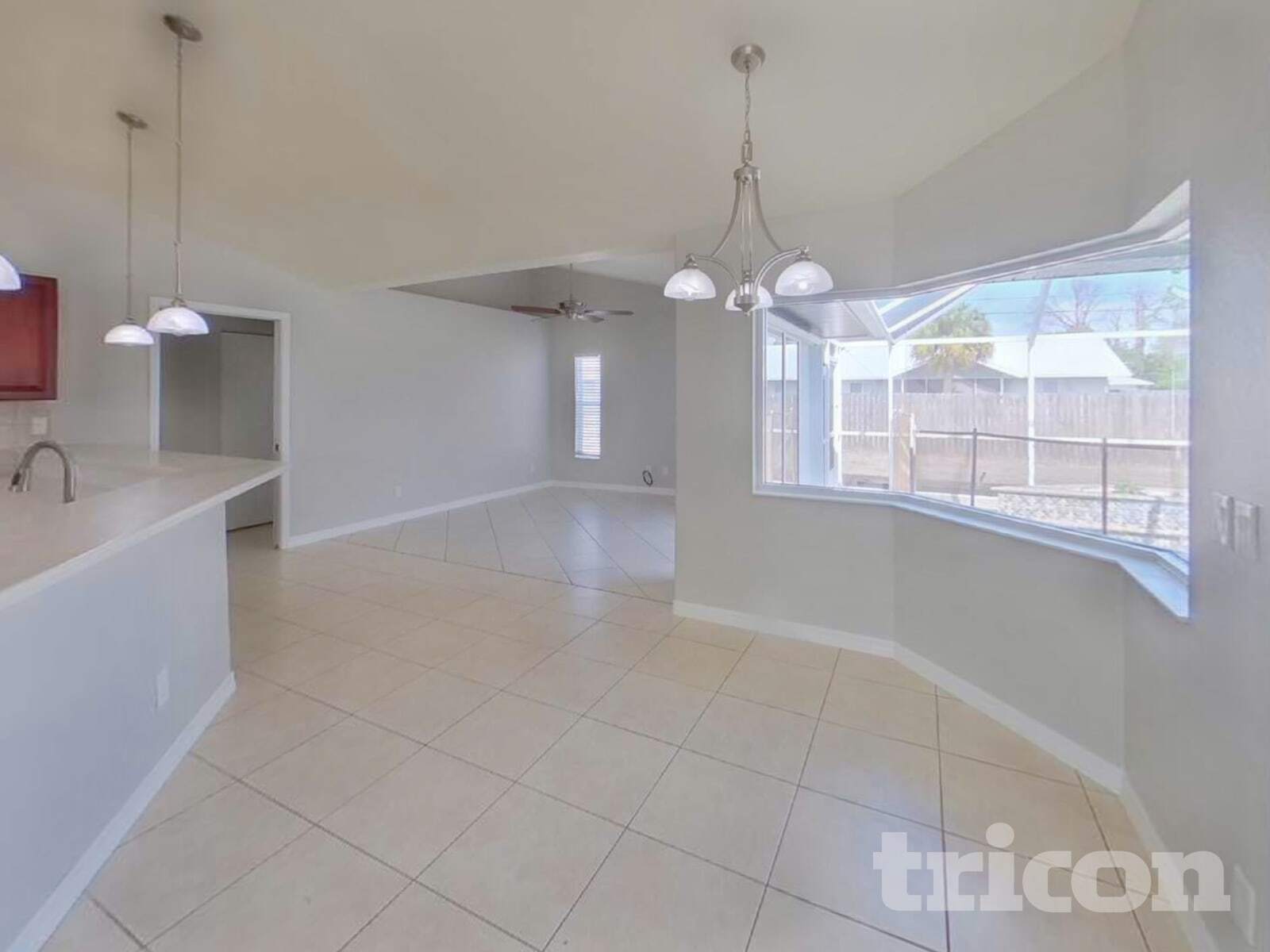 Building Photo - 4090 W Price Blvd