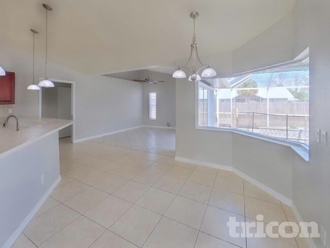 Building Photo - 4090 W Price Blvd