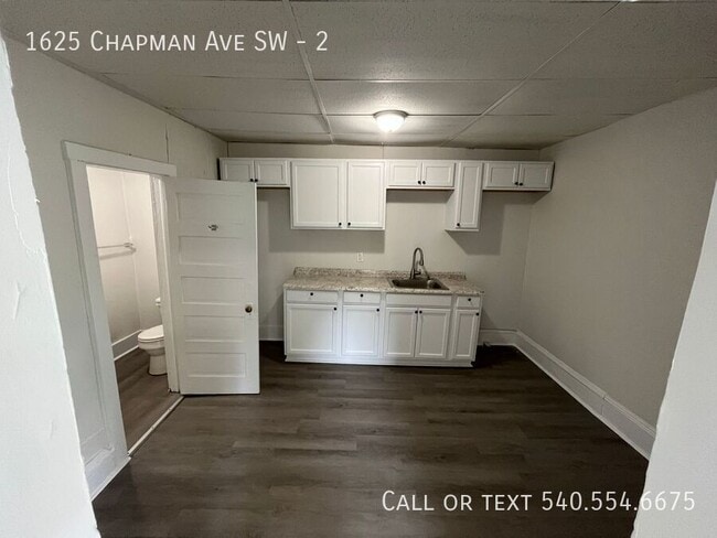 Building Photo - 1625 Chapman Ave SW