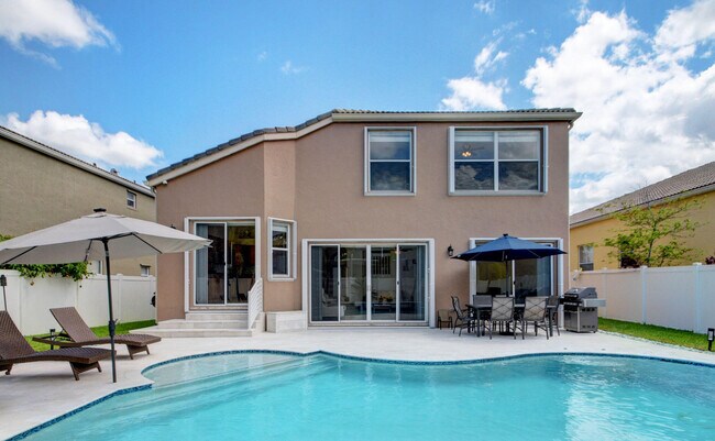 Building Photo - 2418 Westmont Dr