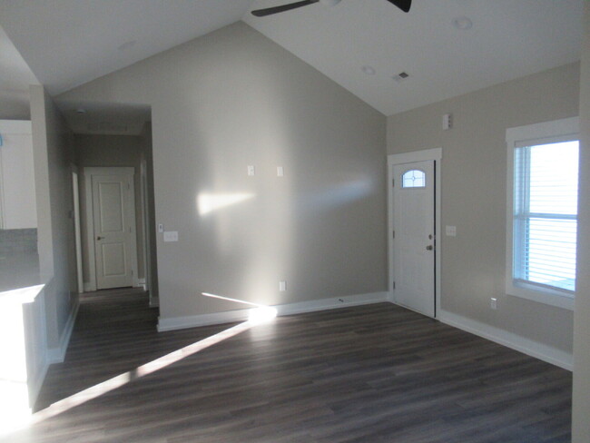 Building Photo - Beautiful New Construction – 3 Bedroom, 2 ...