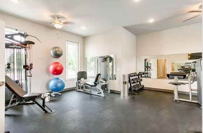 Building Photo - 4612 Prominence Dr