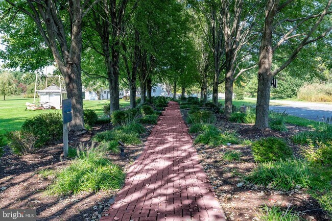 Building Photo - 6670 Cedar Cove Rd