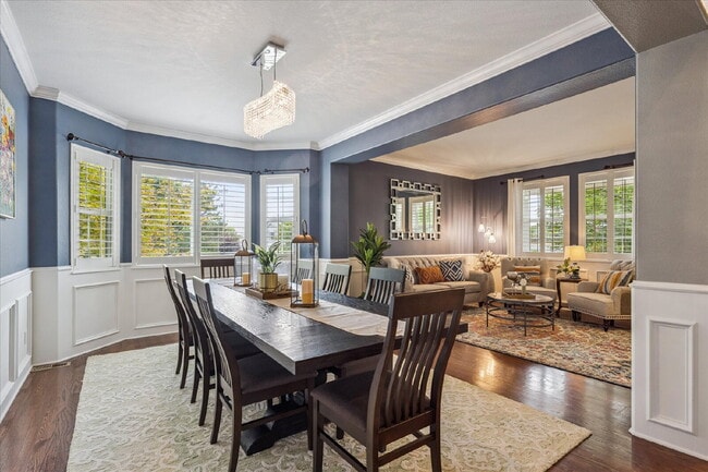 Building Photo - Golf-Course Retreat