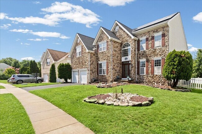 Building Photo - 49 Equestrian Dr