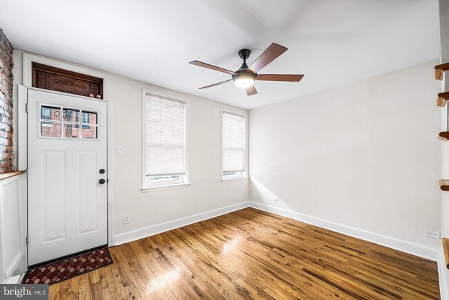 Building Photo - 2415 E Firth St