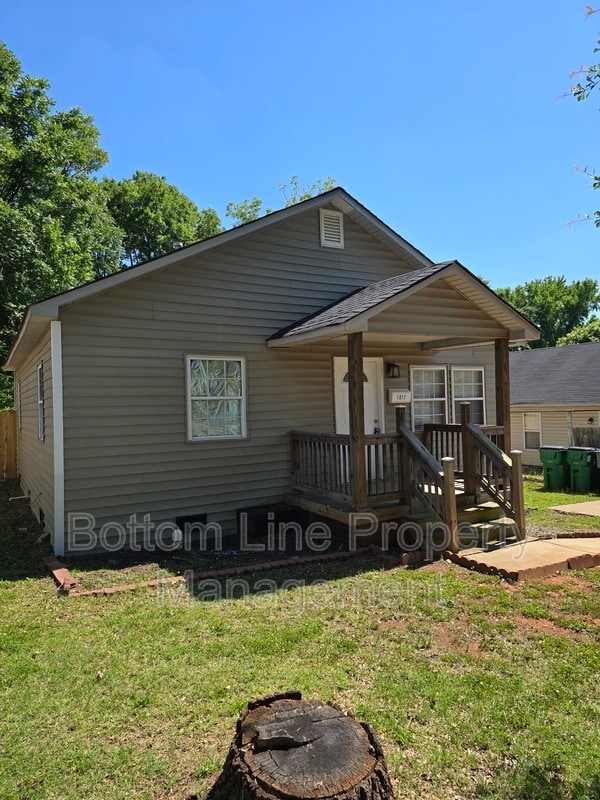 Building Photo - 1017 Rodey Ave