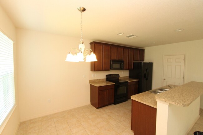 Building Photo - 1019 Wood Cv