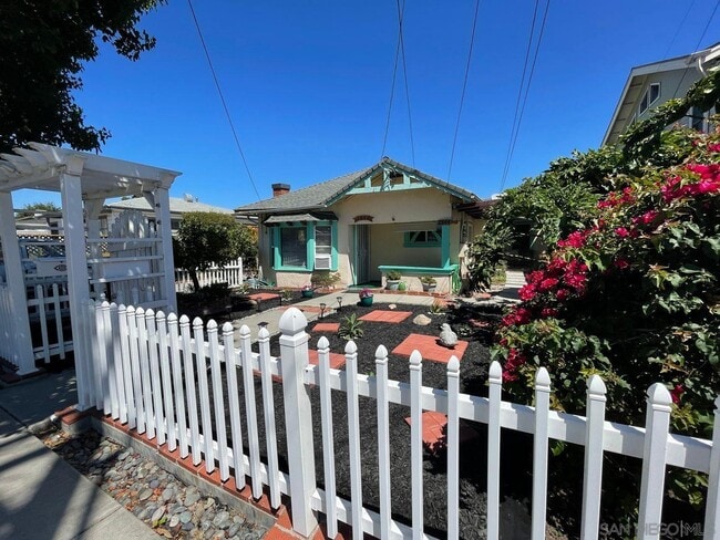 Building Photo - 2842 Copley Ave