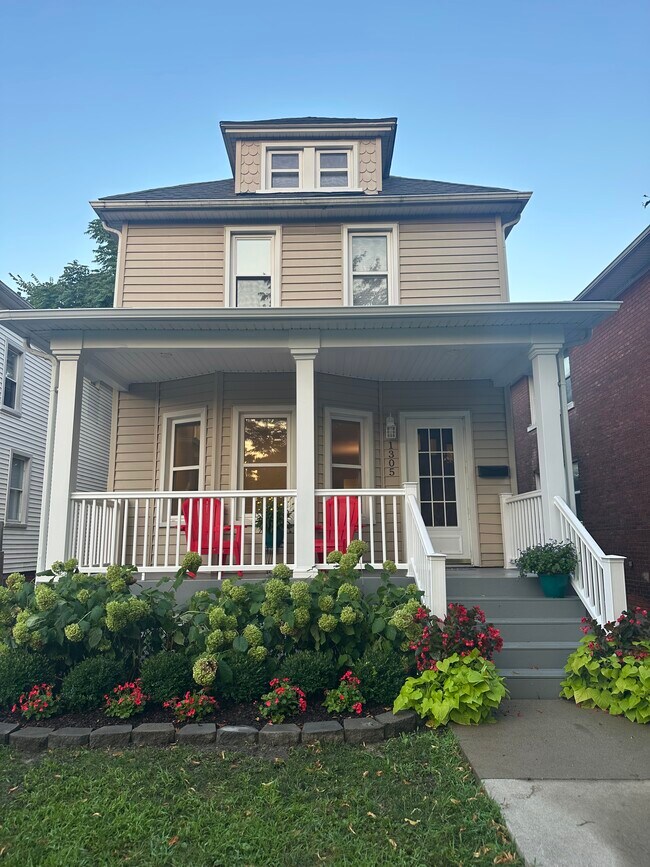 Primary Photo - 1305 Wayburn St