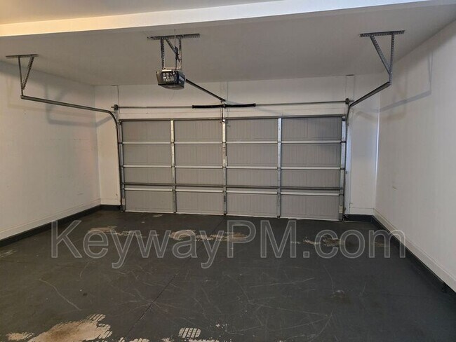 Building Photo - 716 Herrington Dr