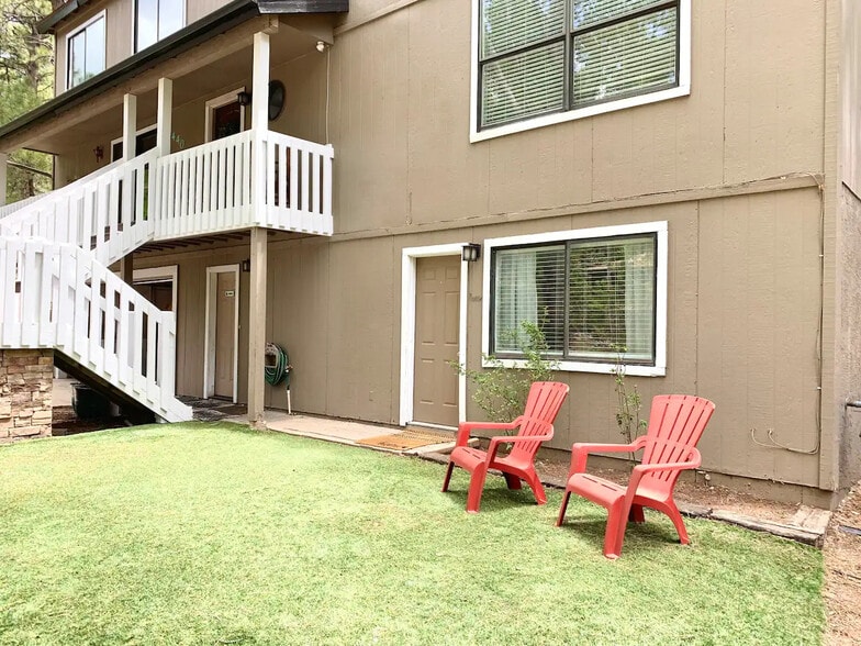 Front yard - 3440 S Walkup Dr