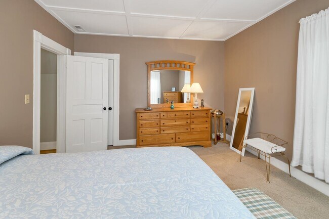 Building Photo - 17 Prospect St