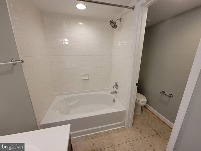 Building Photo - 4151 S Four Mile Run Dr