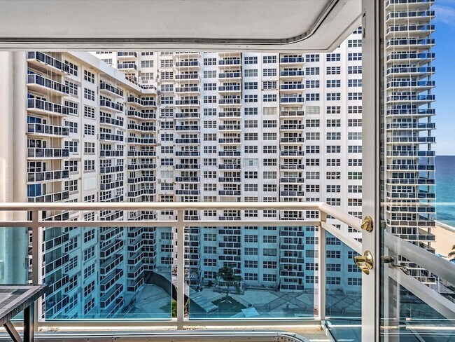 Building Photo - 3430 Galt Ocean Dr