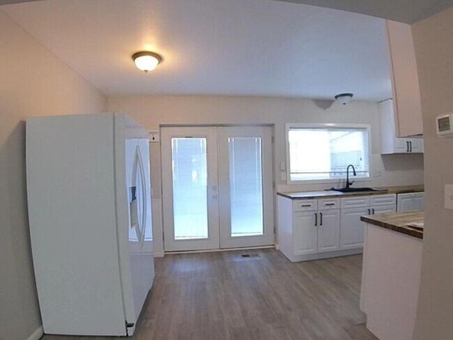 Building Photo - 13046 E Kansas Pl