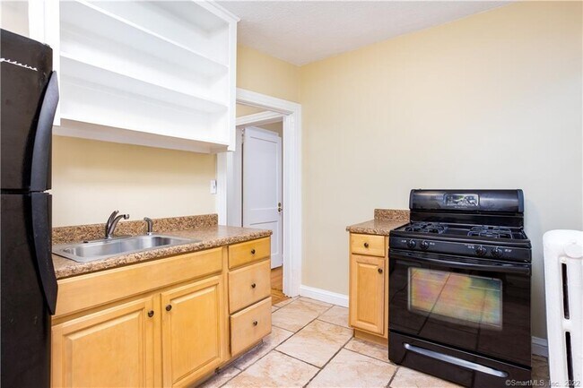 Building Photo - 28 Whitney St