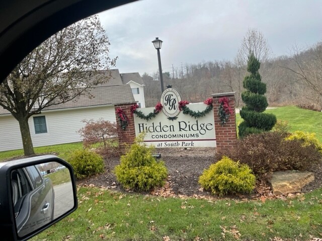 Building Photo - 850 Hidden Ridge Ct