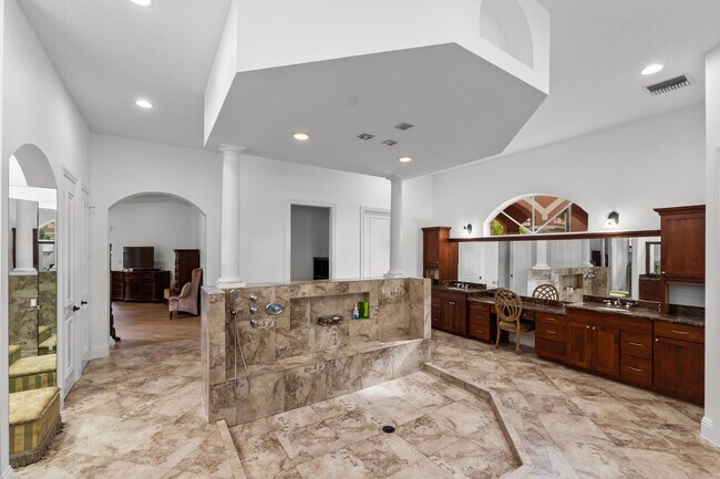 Building Photo - 14471 Paddock Dr