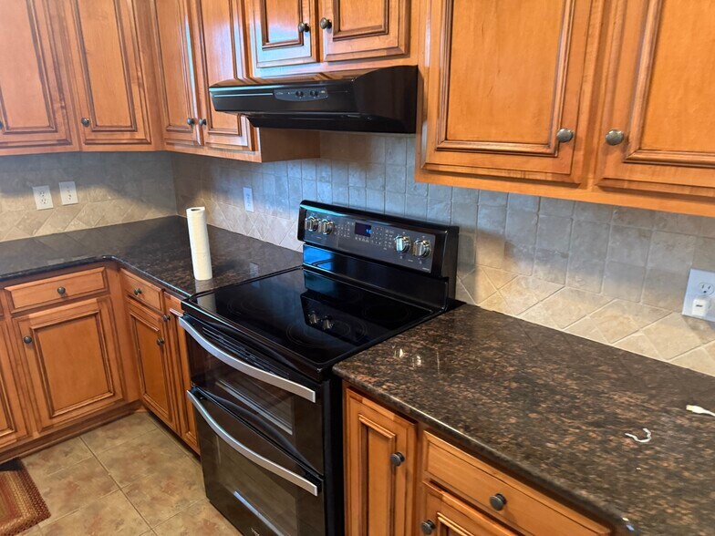 Building Photo - 412 Winwood Dr