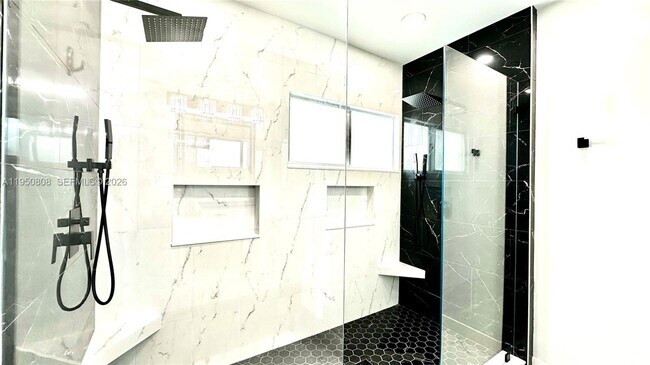 Building Photo - 814 NE 19th Ave