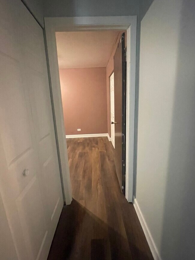 Building Photo - 533 Darlene Ln