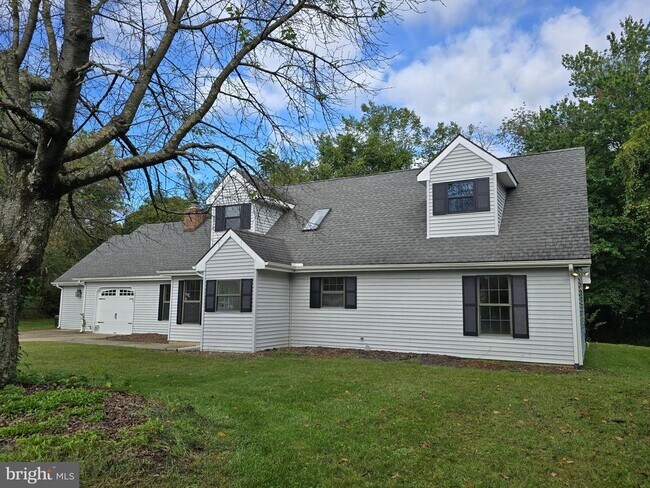 Building Photo - 68 Liberto Ln