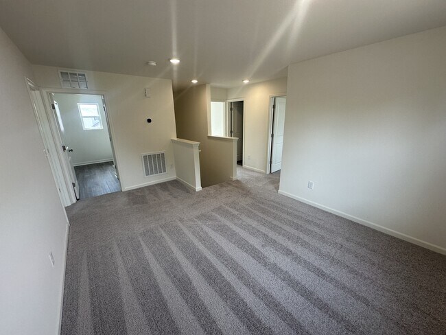 Building Photo - 7024 Peppermill Way