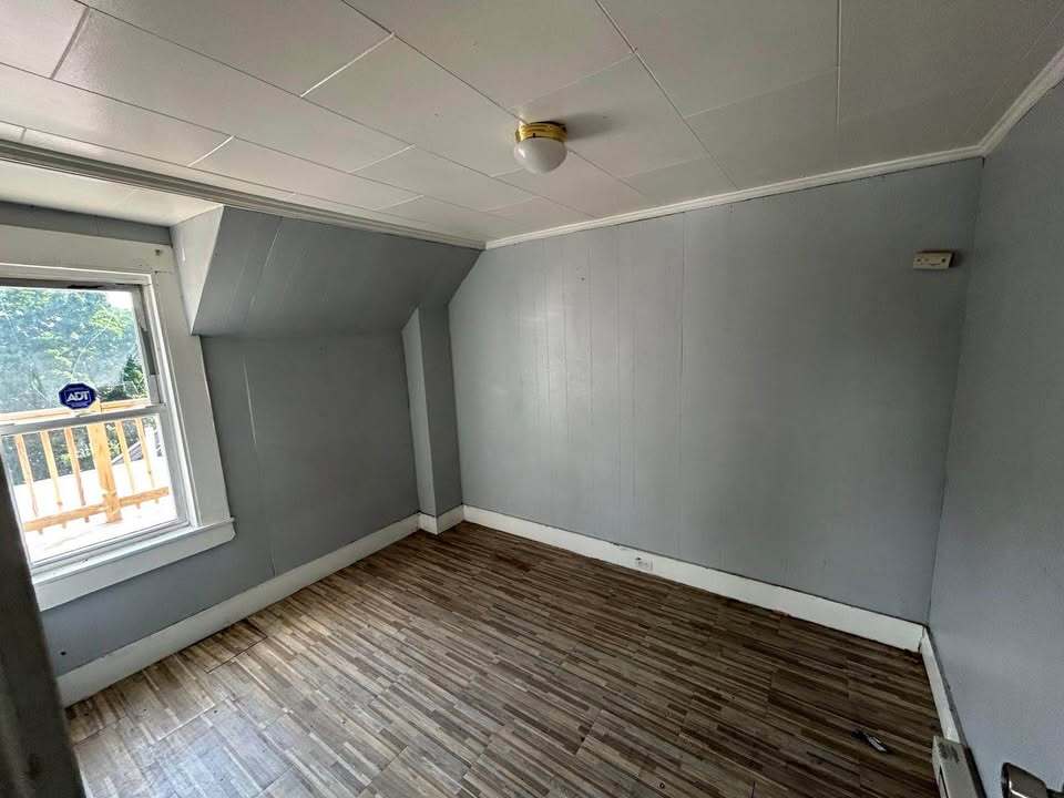 Building Photo - 23 Forest St