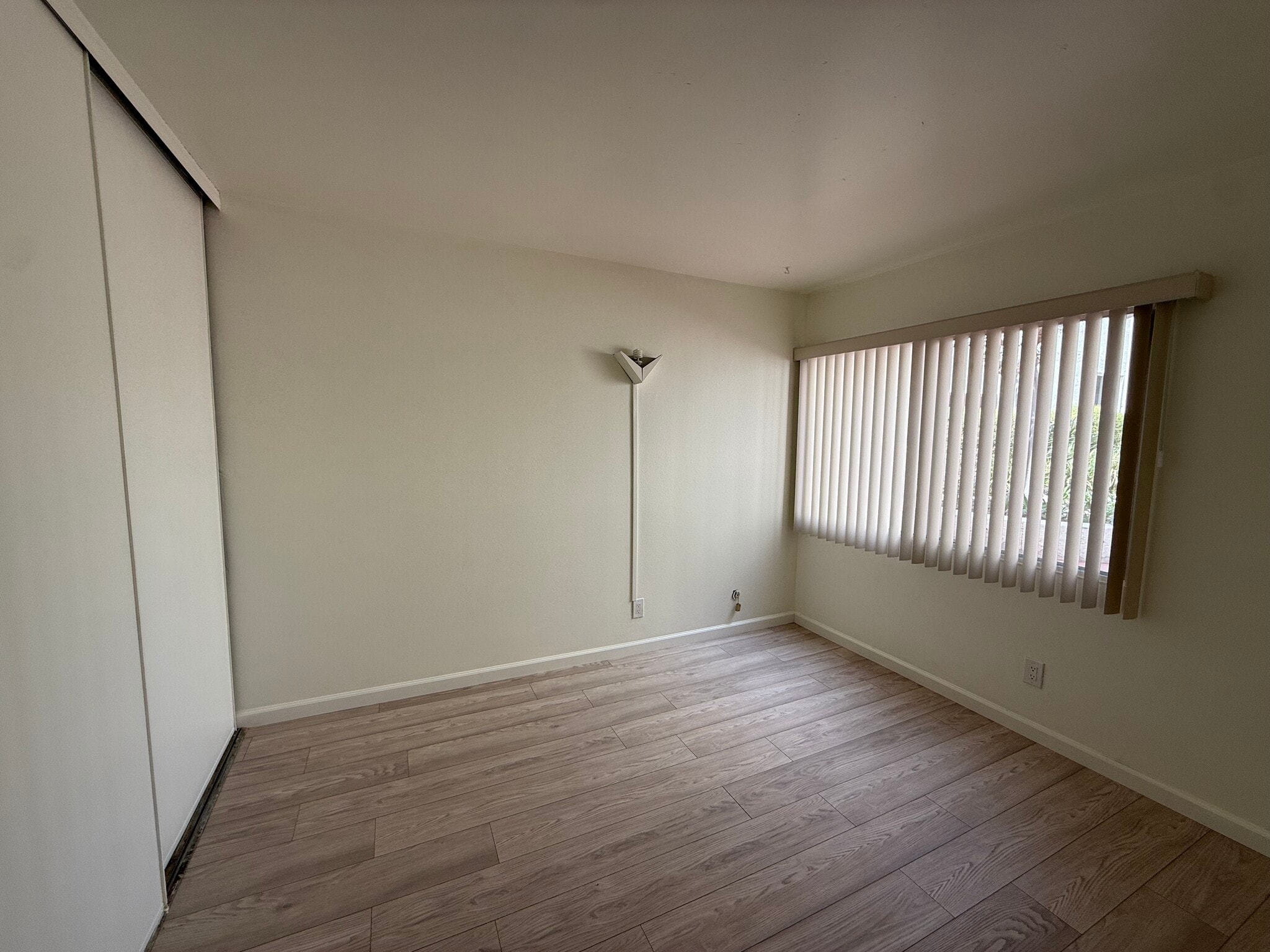 Building Photo - 5900 Canterbury Dr