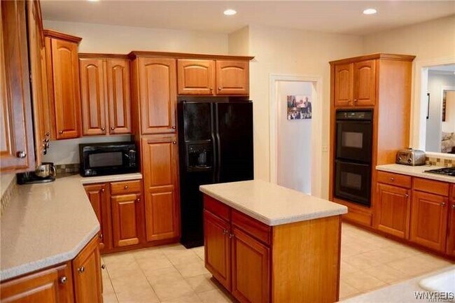 Building Photo - 8350 Manchester Park Dr