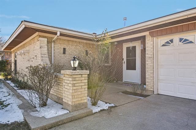 Building Photo - 2106 Avalon Ln