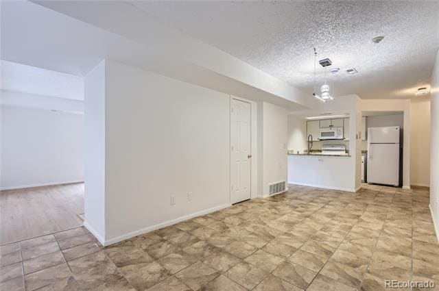 Building Photo - 6475 S Dayton St