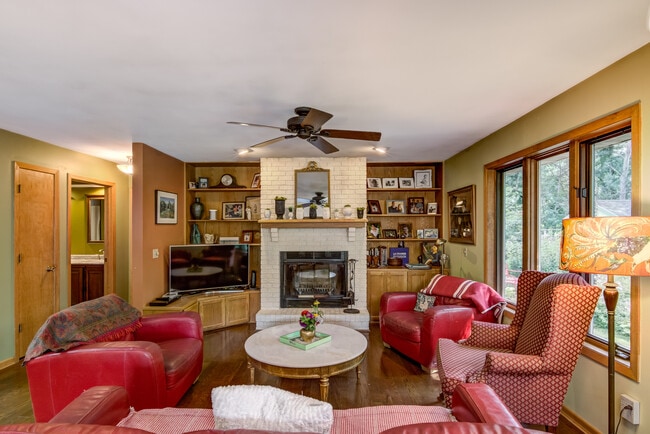 Building Photo - 3373 Whispering Pines Ln