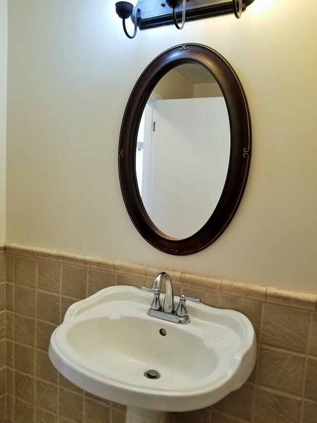 Building Photo - YOU CAN STOP YOUR SEARCH! BRAND NEW Jeffer...