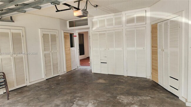 Building Photo - 10628 SW 118th Pl