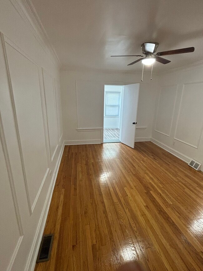 Building Photo - 7935 S Ellis Ave