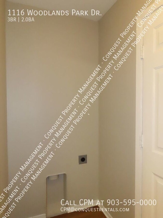 Building Photo - 1116 Woodlands Park Dr
