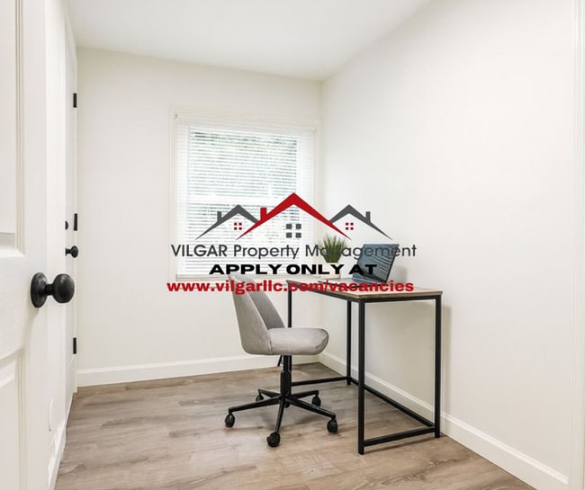 Building Photo - 4 full bedrooms, 1 full bathroom home in H...