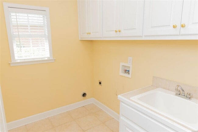 Building Photo - 9541 Lochworth Ct