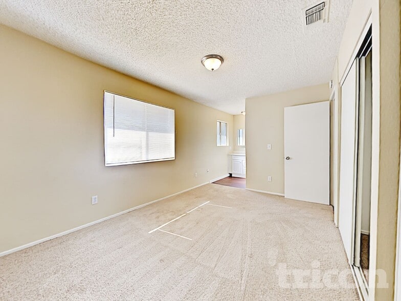 Building Photo - 5294 Acacia Way