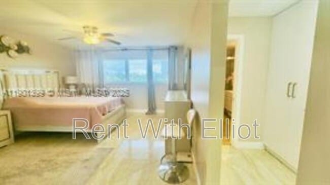 Building Photo - 329 SE 3rd St