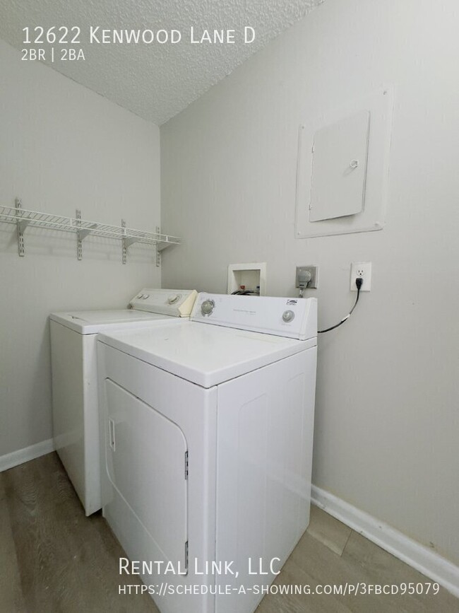 Building Photo - Affordable living with everyday convenienc...